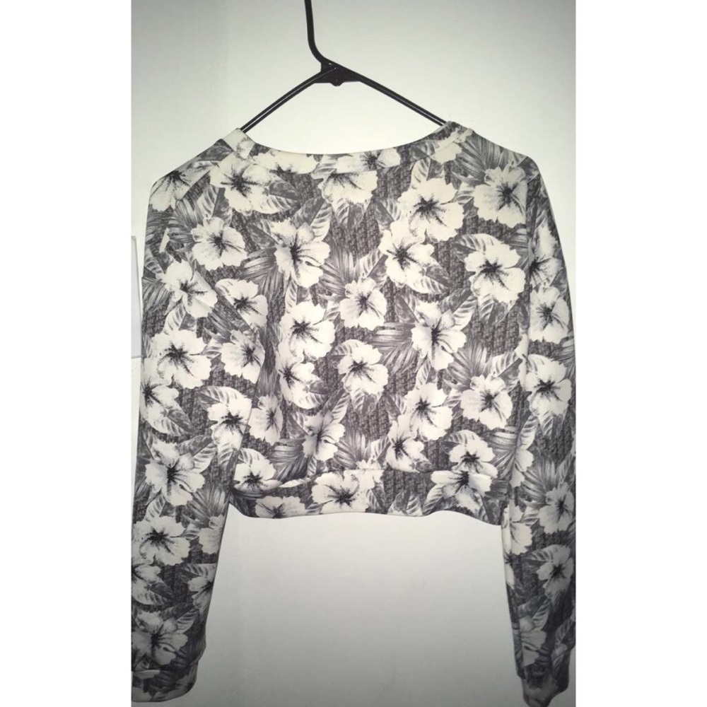 Floral Longsleeve Cropped Shirt